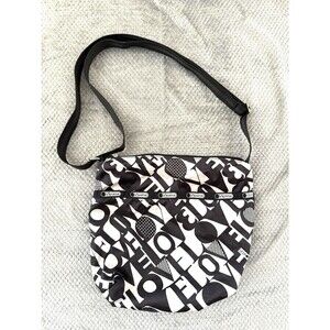 le sportsac crossbody LOVE black white